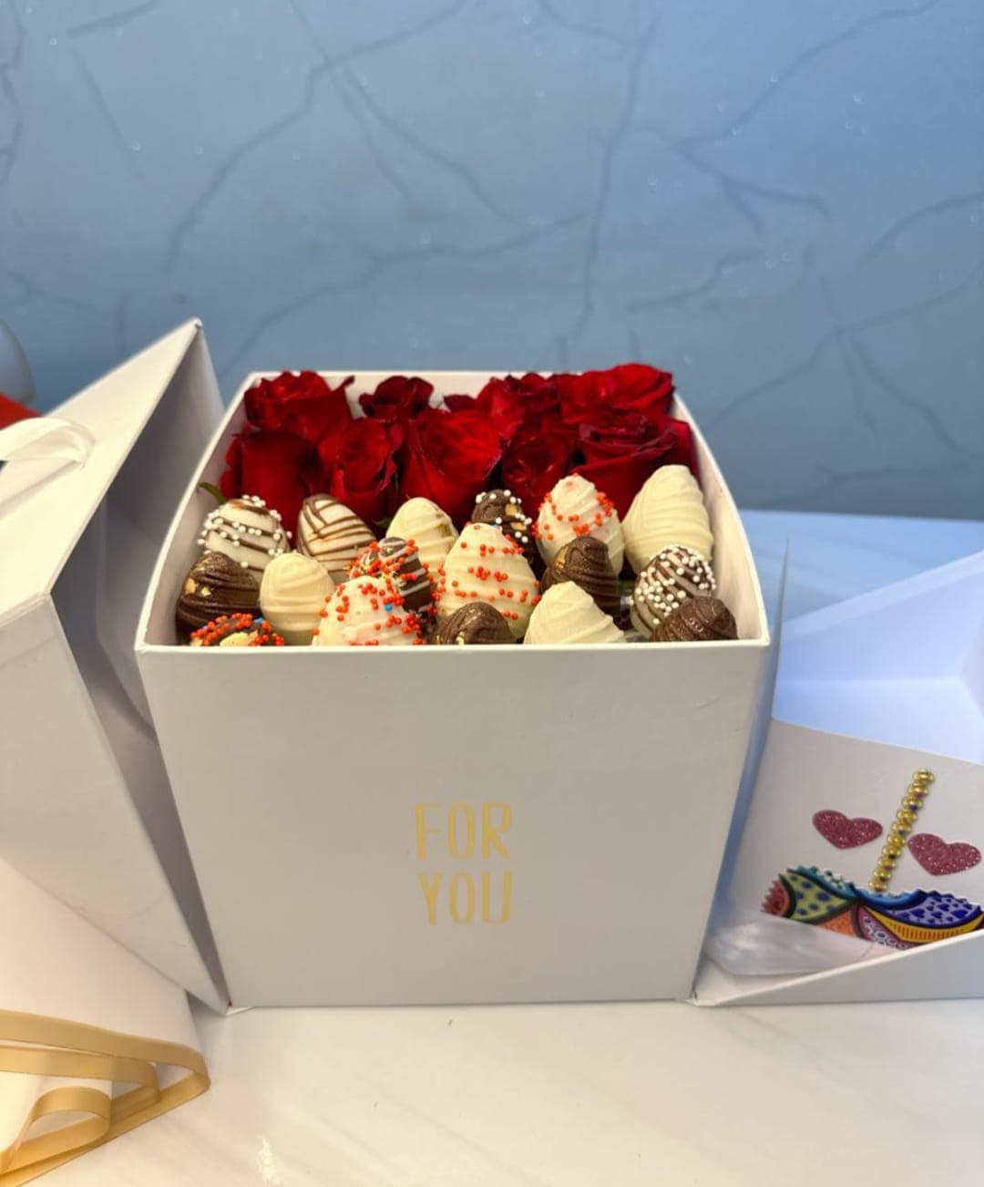 lux box with roses