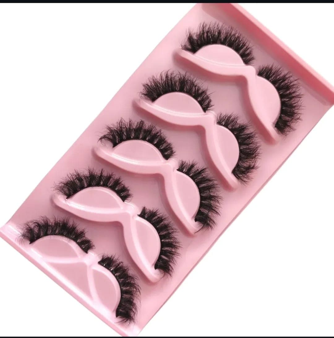 Wispy Fluffy Cat eye