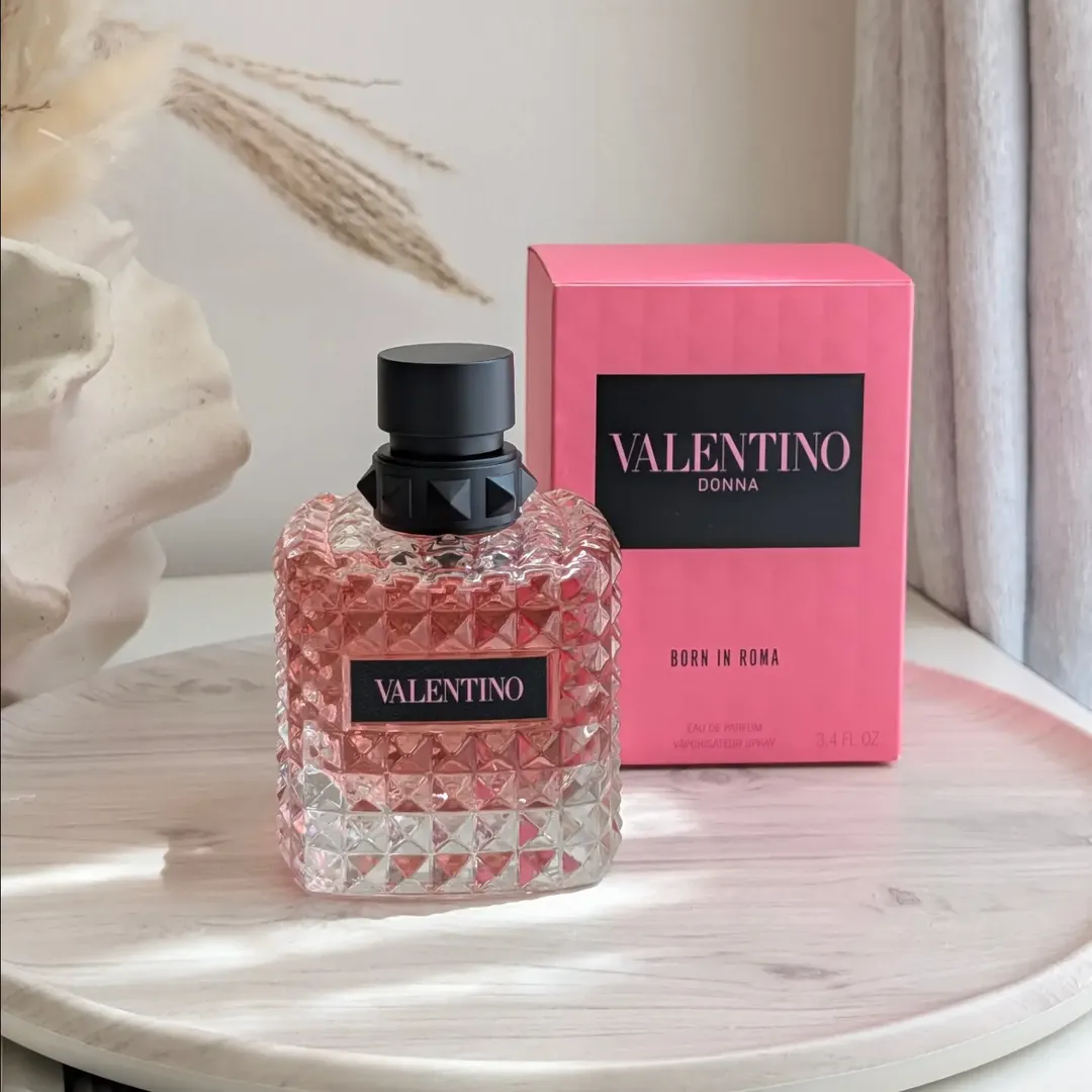 Valentino Donna Born in Roma